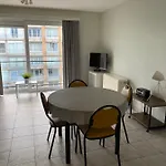 Met Aparte Slaaphoek, Garage En Balkon Apartment
