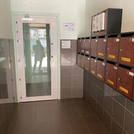 Met Aparte Slaaphoek, Garage En Balkon * Middelkerke