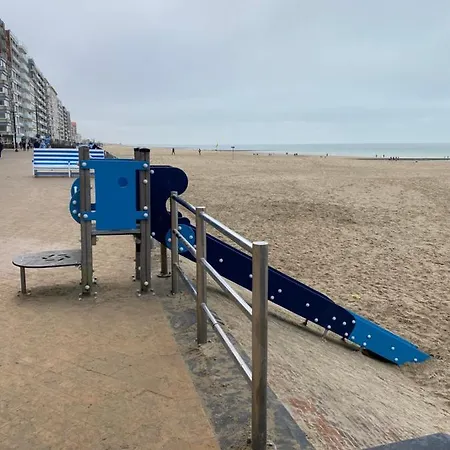 Met Aparte Slaaphoek, Garage En Balkon Apartamento Middelkerke