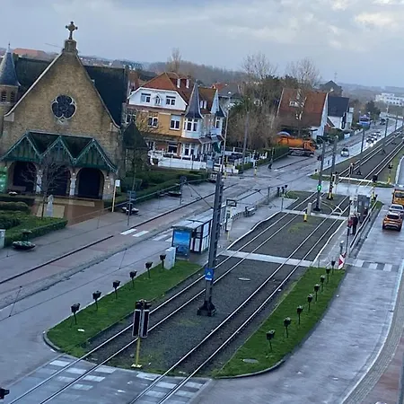 Met Aparte Slaaphoek, Garage En Balkon