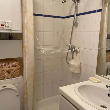 Met Aparte Slaaphoek, Garage En Balkon *