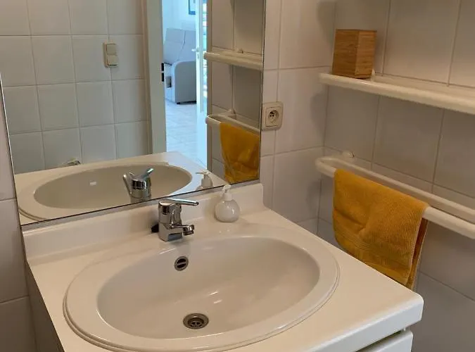 Met Aparte Slaaphoek, Garage En Balkon * Middelkerke