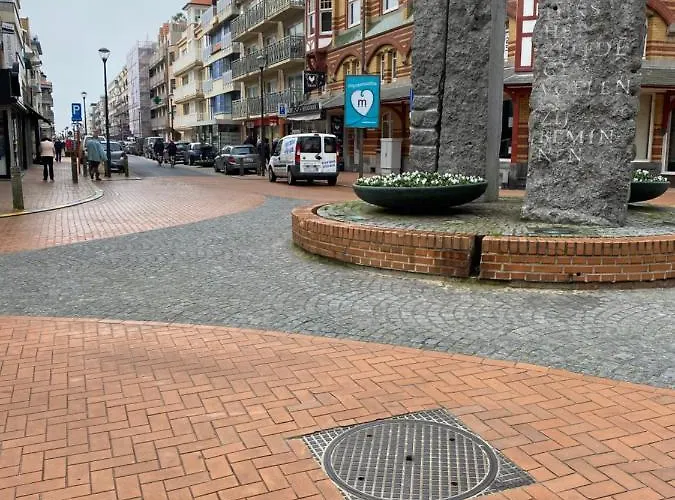 Met Aparte Slaaphoek, Garage En Balkon Apartment Middelkerke