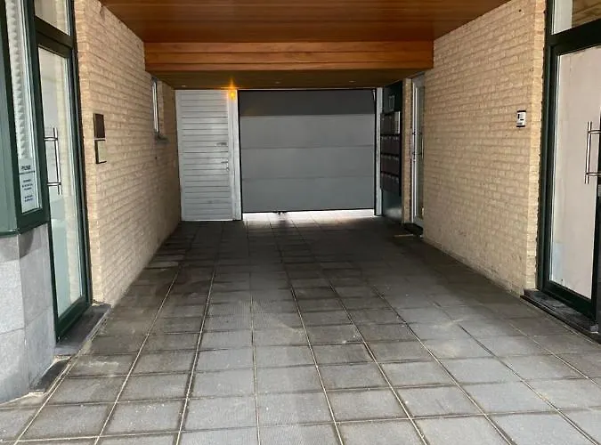 Apartment Met Aparte Slaaphoek, Garage En Balkon Middelkerke