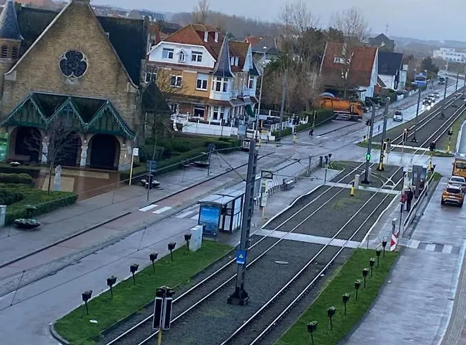 Met Aparte Slaaphoek, Garage En Balkon