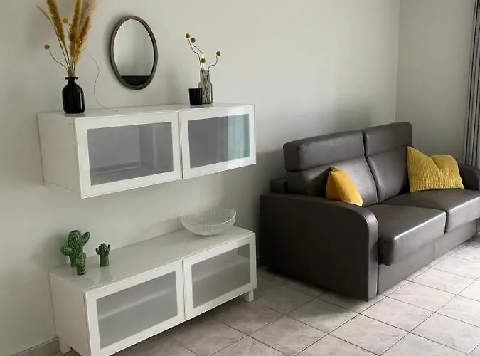 Apartment Met Aparte Slaaphoek, Garage En Balkon Middelkerke